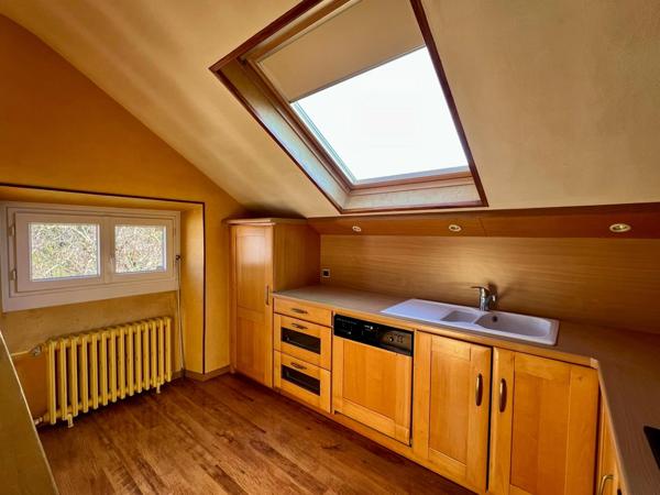 Appartement T3 mansardé 50,45 m² avec cave et parking à Sens