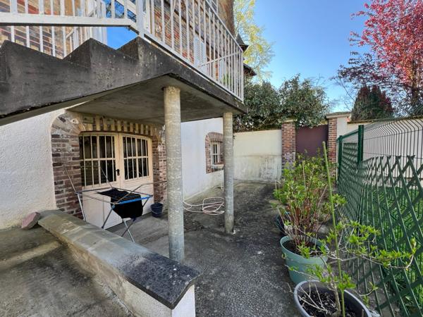 Appartement T3 mansardé 50,45 m² avec cave et parking à Sens