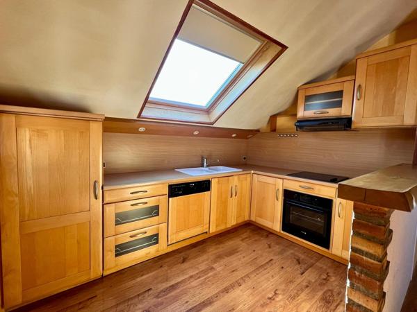 Appartement T3 mansardé 50,45 m² avec cave et parking à Sens