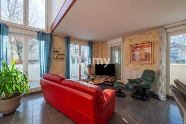 Les hauts de st aubin - t5 avec terrasse - double parking