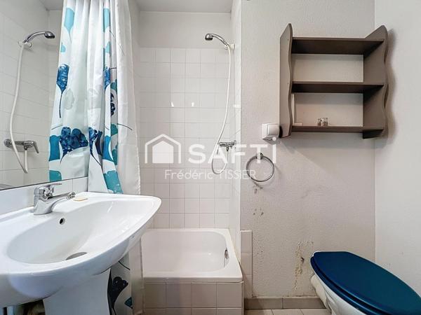 Sophia-Antipolis : Studio + parking résidence avec piscine.