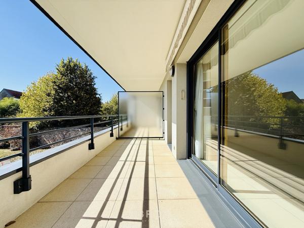 APPARTEMENT T3 84 M2 - BALCON - GARAGE- STATIONNEMENT VANNES CENTRE AVEC ASCENSEUR