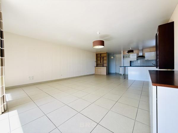 APPARTEMENT T3 84 M2 - BALCON - GARAGE- STATIONNEMENT VANNES CENTRE AVEC ASCENSEUR