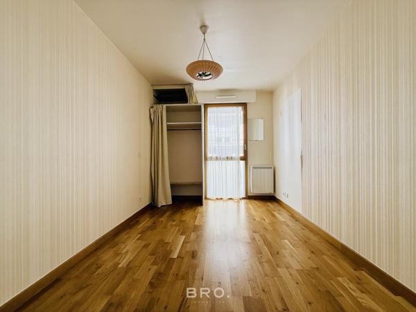 APPARTEMENT T3 84 M2 - BALCON - GARAGE- STATIONNEMENT VANNES CENTRE AVEC ASCENSEUR