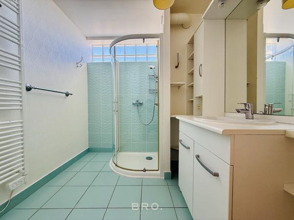 APPARTEMENT T3 84 M2 - BALCON - GARAGE- STATIONNEMENT VANNES CENTRE AVEC ASCENSEUR