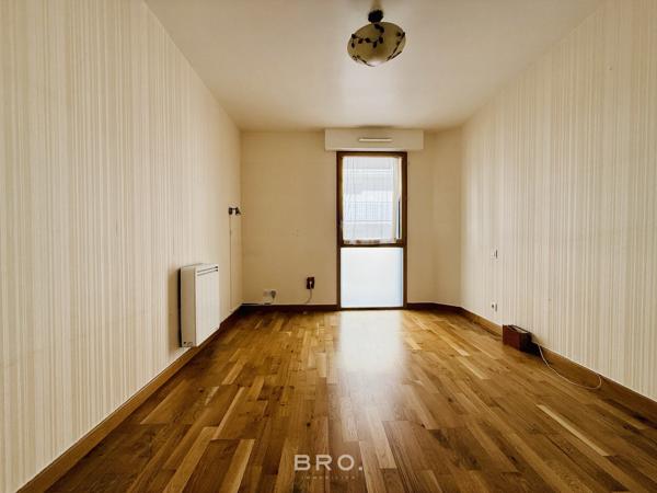 APPARTEMENT T3 84 M2 - BALCON - GARAGE- STATIONNEMENT VANNES CENTRE AVEC ASCENSEUR