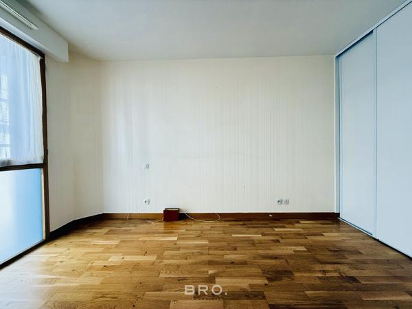 APPARTEMENT T3 84 M2 - BALCON - GARAGE- STATIONNEMENT VANNES CENTRE AVEC ASCENSEUR
