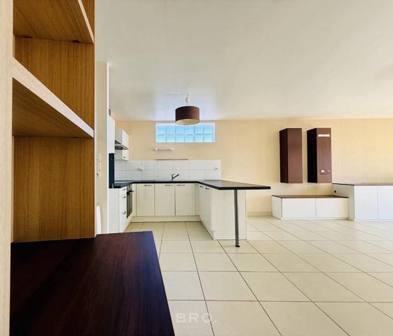 APPARTEMENT T3 84 M2 - BALCON - GARAGE- STATIONNEMENT VANNES CENTRE AVEC ASCENSEUR