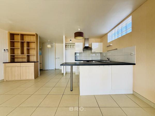 APPARTEMENT T3 84 M2 - BALCON - GARAGE- STATIONNEMENT VANNES CENTRE AVEC ASCENSEUR