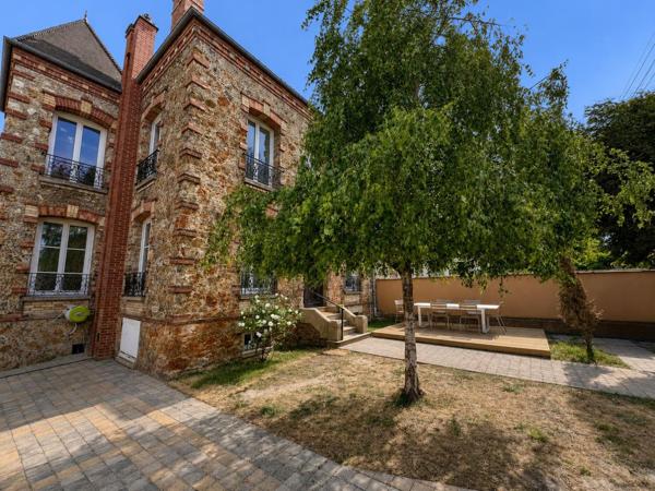 Maison à Carrières Sur Seine secteur Fermettes / 160 m2 carr 1 050 000 € **  - Référence  970
