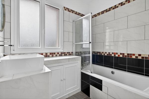 Maison à Carrières Sur Seine secteur Fermettes / 160 m2 carr 1 050 000 € **  - Référence  970