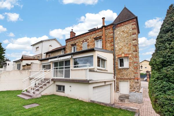 Maison à Carrières Sur Seine secteur Fermettes / 160 m2 carr 1 050 000 € **  - Référence  970
