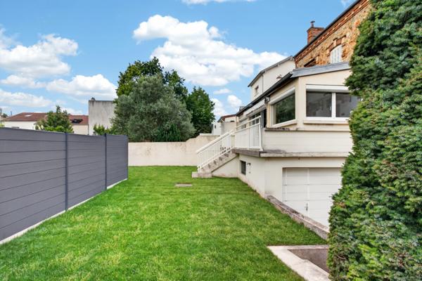 Maison à Carrières Sur Seine secteur Fermettes / 160 m2 carr 1 050 000 € **  - Référence  970