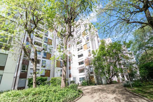 Appartement
         3 pièces
        - 77 m² Exclusivité 745 000 € *