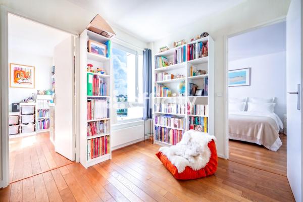 Appartement
         3 pièces
        - 77 m² Exclusivité 745 000 € *