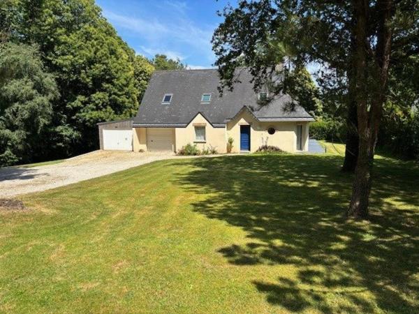 Dans un hameau, au calme, proche des grands axes