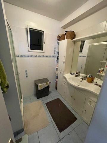 Dans un hameau, au calme, proche des grands axes