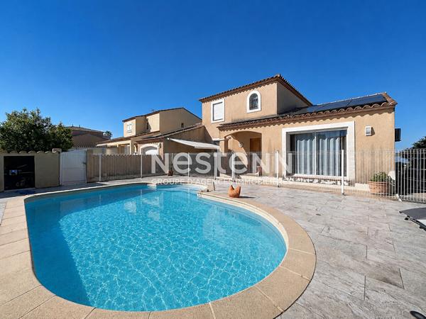 Cadre exceptionnel pour cette spacieuse Villa avec une vue magnifique et unique