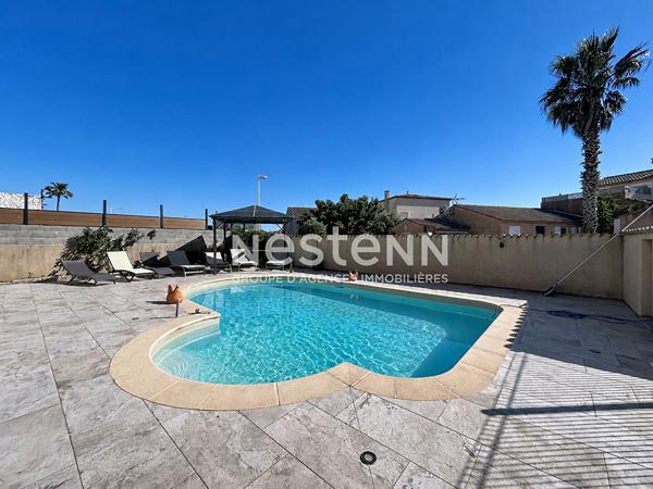 Cadre exceptionnel pour cette spacieuse Villa avec une vue magnifique et unique