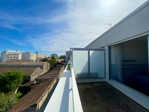BORDEAUX ? T1 AVEC TERRASSE PLEIN CIEL ? DERNIER ÉTAGE