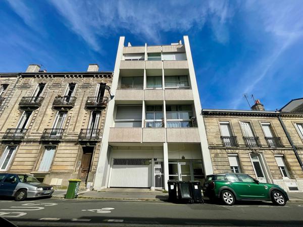 BORDEAUX ? T1 AVEC TERRASSE PLEIN CIEL ? DERNIER ÉTAGE