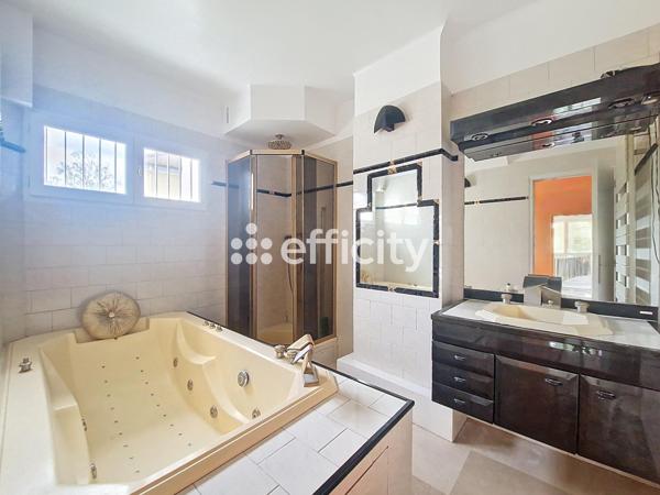 Maison 10 pièces - 220 m² Bien prestige