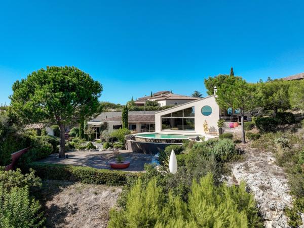 Vente Maison de luxe Villeneuve-lès-Avignon 6 Pièces 180 m²