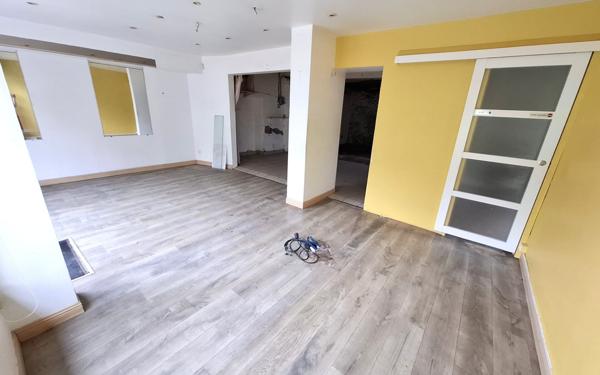 Maison à vendre    6 pièces •  Cuise-la-Motte