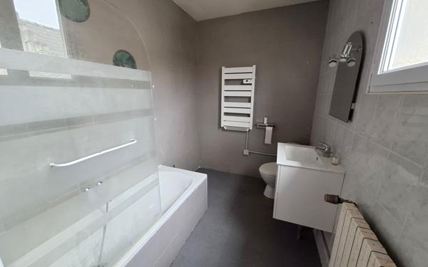 Maison à vendre    6 pièces •  Cuise-la-Motte