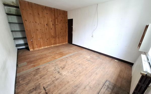 Maison à vendre    6 pièces •  Cuise-la-Motte