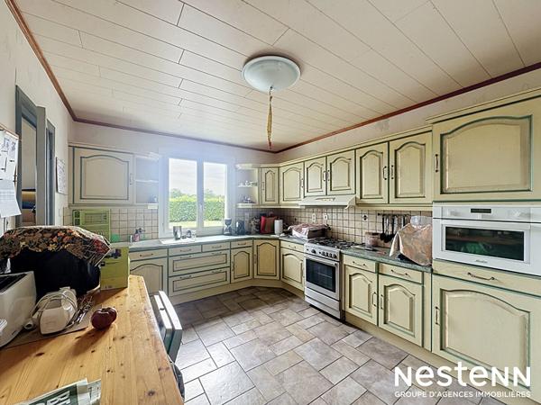 A vendre Maison Mirande 141 m2 avec terrain arboré et cloturé et garage et piscine
