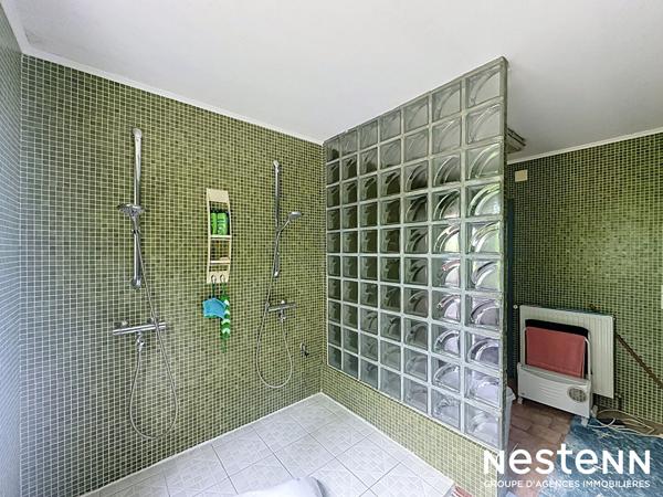 A vendre Maison Mirande 141 m2 avec terrain arboré et cloturé et garage et piscine