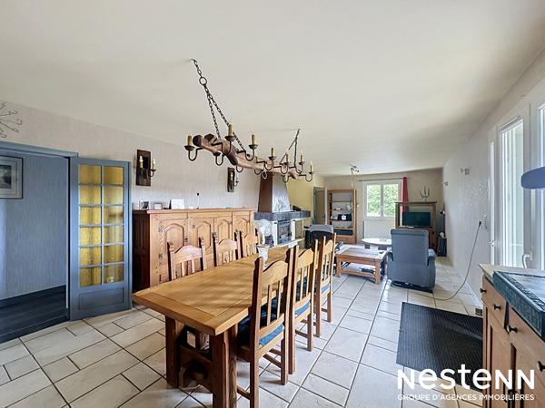 A vendre Maison Mirande 141 m2 avec terrain arboré et cloturé et garage et piscine