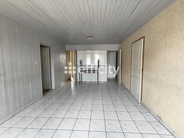 Maison
         9 pièces
        - 173 m² Exclusivité 139 000 € *