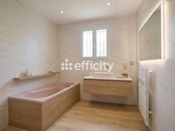 Maison
         9 pièces
        - 173 m² Exclusivité 139 000 € *