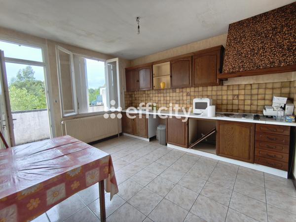 Maison
         9 pièces
        - 173 m² Exclusivité 139 000 € *