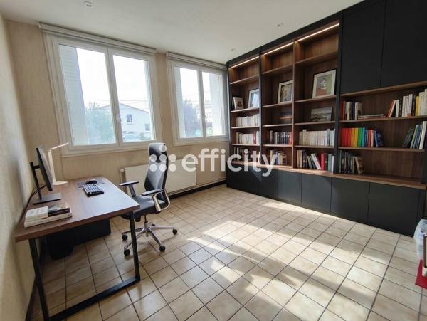Maison
         9 pièces
        - 173 m² Exclusivité 139 000 € *