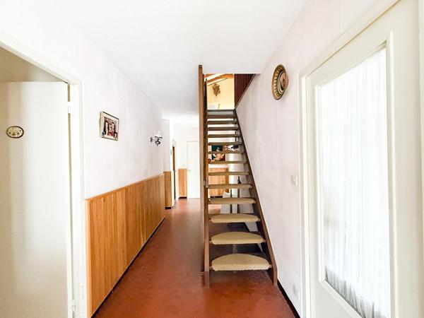 Maison à vendre à Mimet - 4 pièces , studio et garage sur 4000m² de terrain au grand calme.