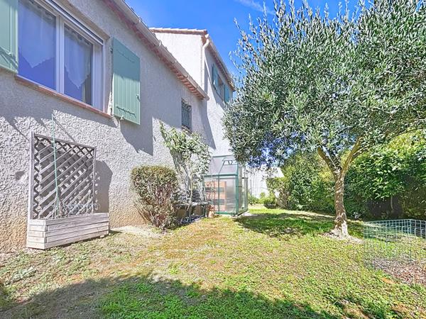 Exclusivité - Maison au Puy Sainte Reparade dans un quartier calme proche de toutes les commodités .