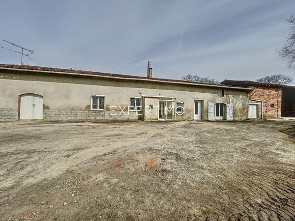 Saint-Léon (31560) A louer maison de campagne, 4 pièces, 102 m2 env. avec garage et jardin, récemment rénovée secteur Saint Léon.
