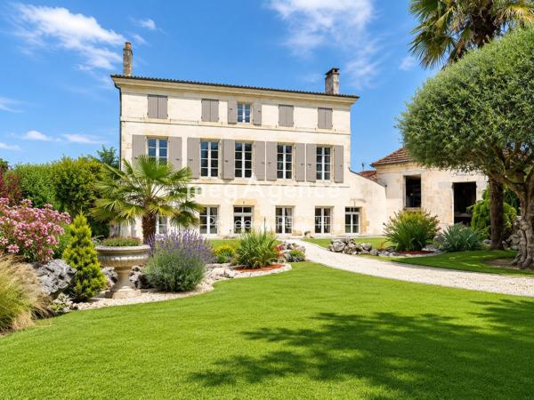 Maison à SAINT-JEAN-D'ANGELY, 17400 - 8 pièces 228m²