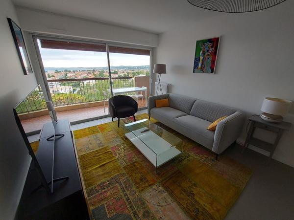 Beau 3 pièces vue mer - piscine - parking et cave