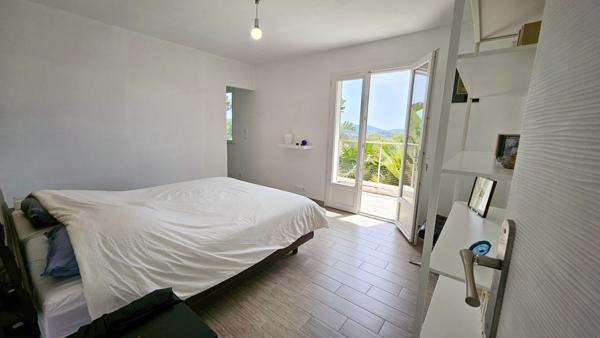 Maison 5 pièce(s) 147 m2 - vue mer, secteur calme et recherché