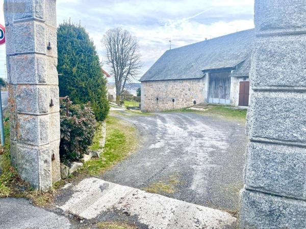 Maison à vendre à Saint-Chély-d'Apcher en Lozère (48200), ref : 48032-201