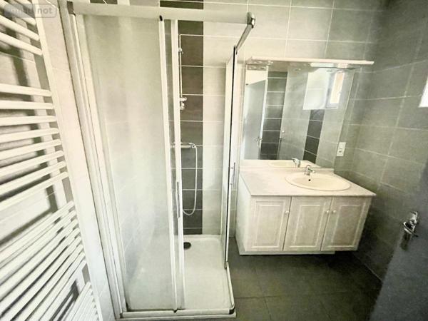 Maison à vendre à Saint-Chély-d'Apcher en Lozère (48200), ref : 48032-201