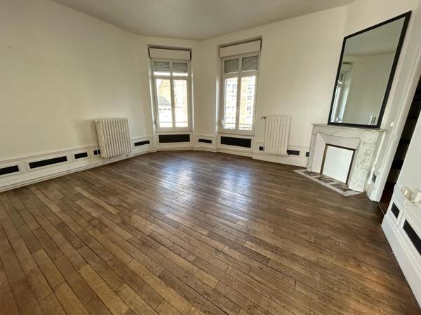 Immeuble à vendre 346m²