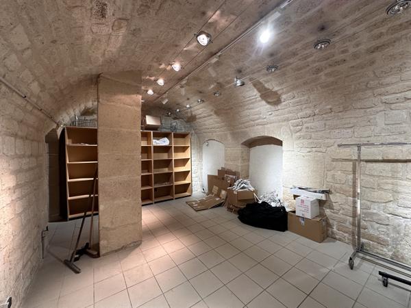 75002 - SENTIER - MURS DE BOUTIQUE - 177 M2
