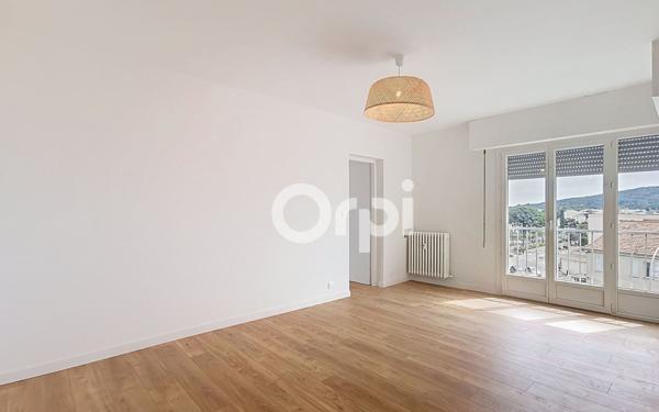 Appartement à vendre    4 pièces • 76,19 m2 Sanary-sur-Mer