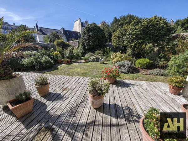 ÉXCLUSIVITÉ - BREST - ST MICHEL - EXCEPTIONNELLE MAISON DE VILLE - JARDIN CLOS ET ARBORÉ - RARE