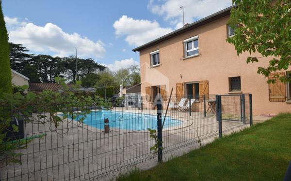 À LOUER -Maison meublée T5 de plain-pied avec piscine -CHAZAY-D'AZERGUES